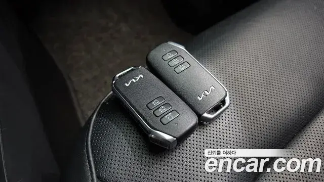 Kia Niro 2022 — Фото 15/20