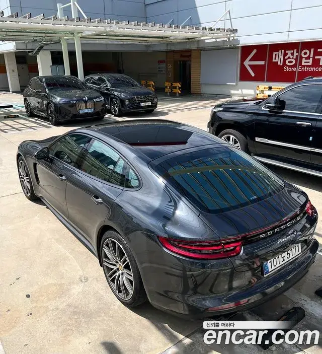 Porsche Panamera 2018 — Фото 13/17