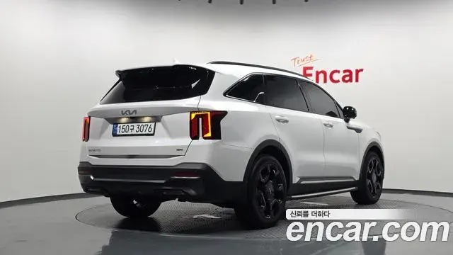 Kia Sorento 2023 — Şəkil 16/36