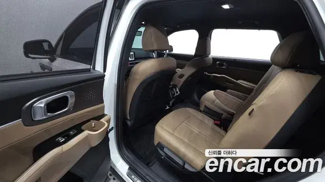 Kia Sorento 2023 — Şəkil 29/36