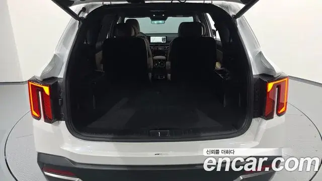 Kia Sorento 2023 — Şəkil 8/36