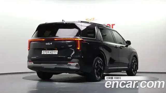 Kia Carnival 2024 — Şəkil 33/34