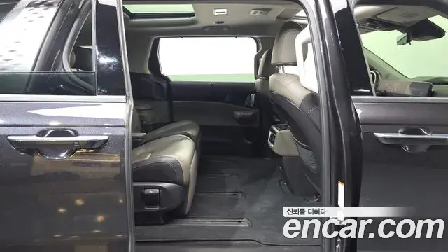 Kia Carnival 2024 — Şəkil 7/34
