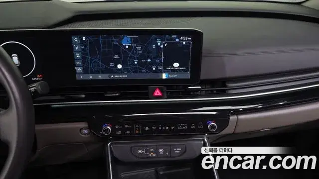 Kia Carnival 2024 — Şəkil 17/34