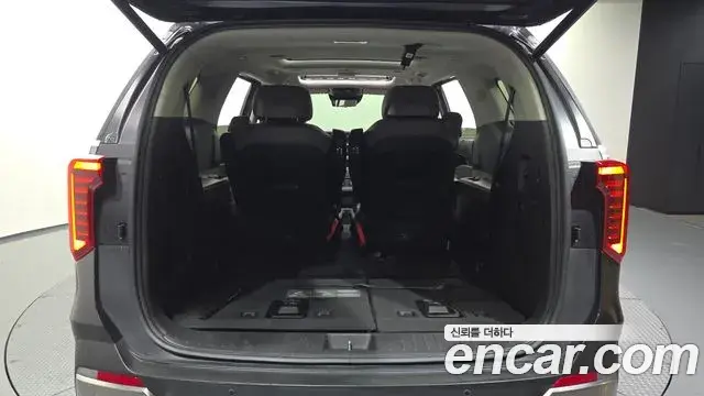 Kia Carnival 2024 — Şəkil 8/34