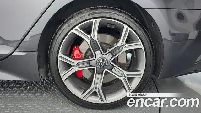 Kia Stinger 2019 — Şəkil 15/35