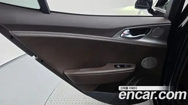 Kia Stinger 2019 — Şəkil 2/35