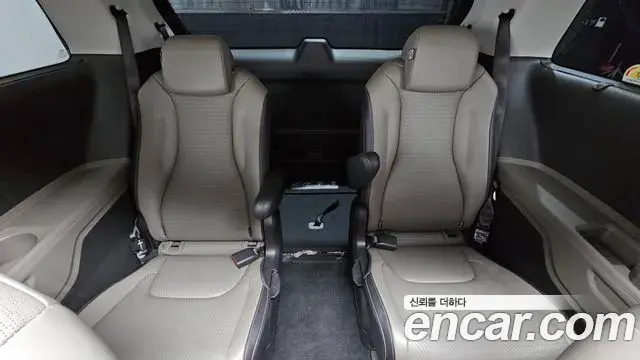 Kia Carnival 2024 — Фото 12/20