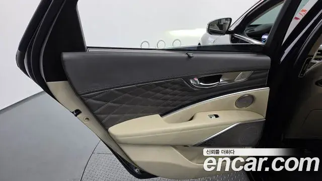 Kia The K9 2022 — Photo 13/41