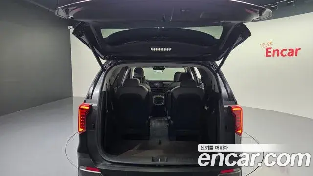 Kia Carnival 2025 — Şəkil 24/35
