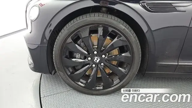 Bentley Flying Spur 2021 — Photo 13/20