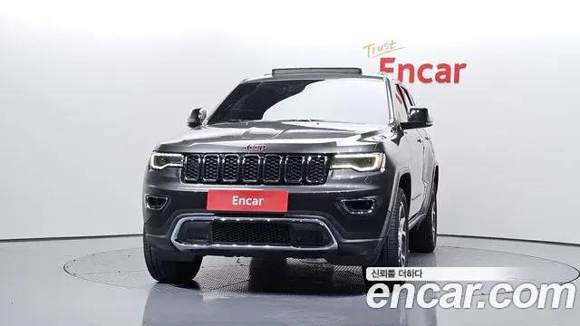 Jeep Grand Cherokee 2019 — Photo 7/34