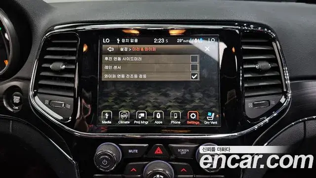 Jeep Grand Cherokee 2019 — Photo 24/34