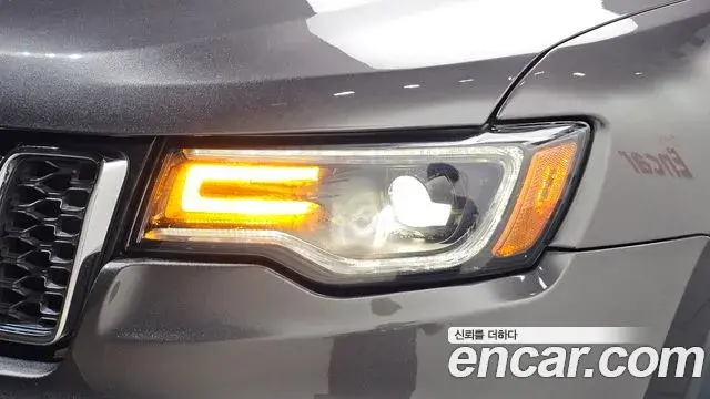 Jeep Grand Cherokee 2019 — Photo 11/34