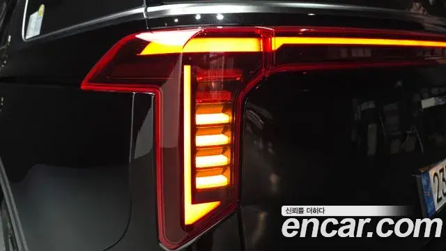 Kia Carnival 2024 — ფოტო 32/41
