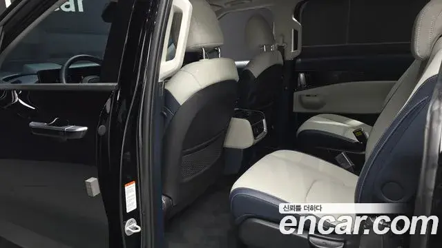 Kia Carnival 2024 — ფოტო 24/41