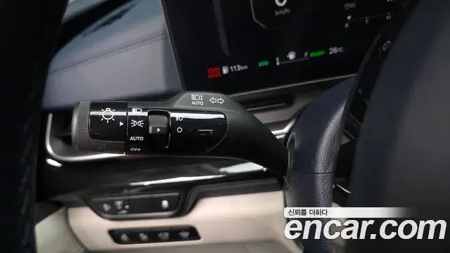 Kia Carnival 2024 — ფოტო 39/41