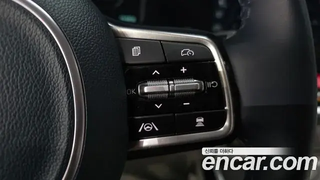 Kia Carnival 2024 — ფოტო 28/41