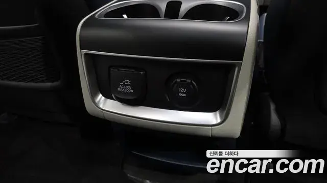 Kia Carnival 2024 — ფოტო 41/41