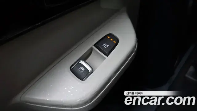 Kia Carnival 2024 — ფოტო 15/41
