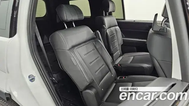 Hyundai Santa Fe 2023 — Фото 11/20