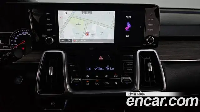 Kia Sorento 2022 — Photo 13/20