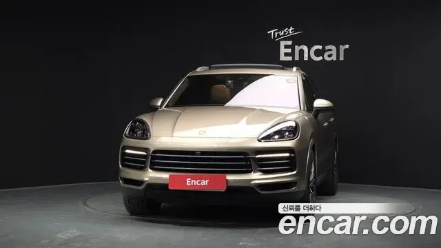 Porsche Cayenne 2019 — Фото 2/20