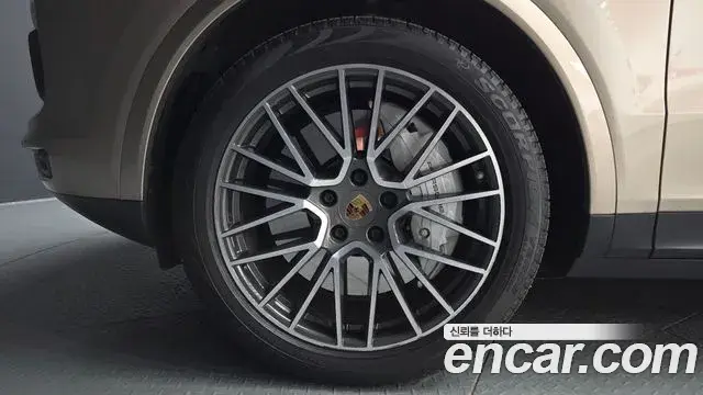 Porsche Cayenne 2019 — Фото 4/20