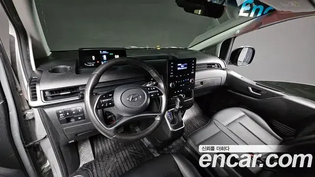 Hyundai Staria 2022 — Фото 7/20