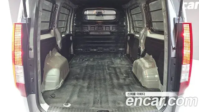 Hyundai Staria 2022 — Фото 11/20