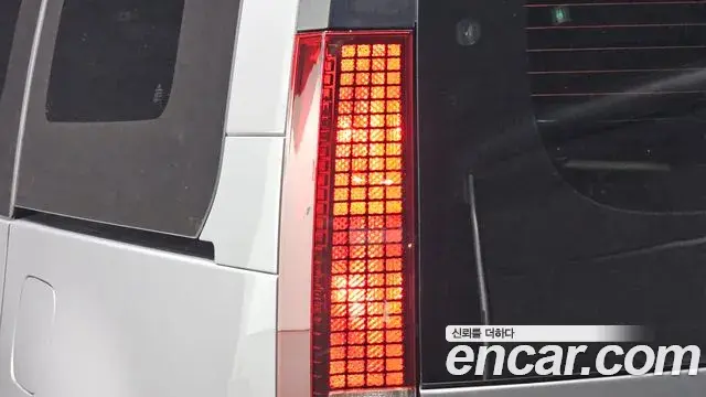 Hyundai Staria 2022 — Şəkil 1/28
