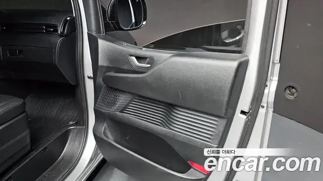 Hyundai Staria 2022 — Şəkil 27/28