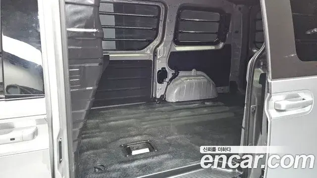 Hyundai Staria 2022 — Şəkil 23/28