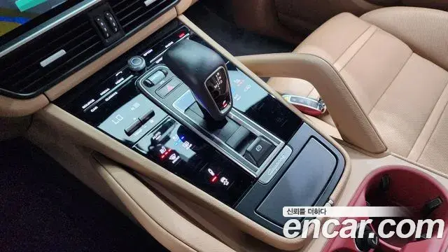 Porsche Cayenne 2019 — Фото 9/20