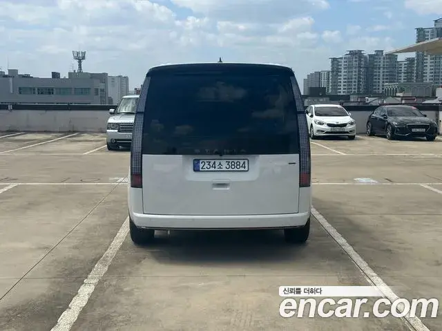 Hyundai Staria 2025 — Photo 2/20