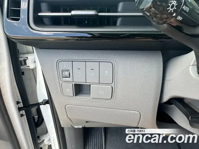 Hyundai Staria 2025 — Photo 11/20