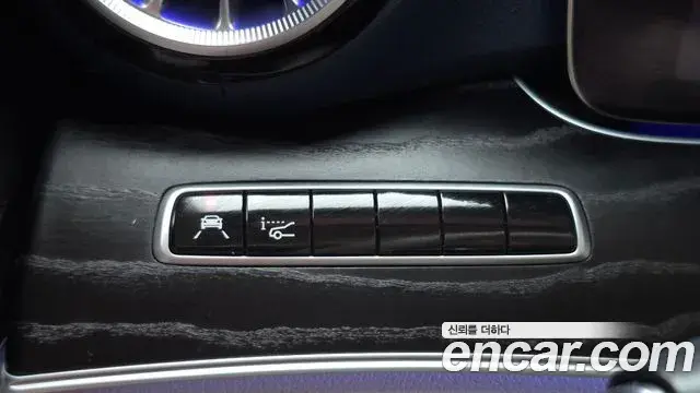 Mercedes-Benz E-Class 2020 — Фото 17/20