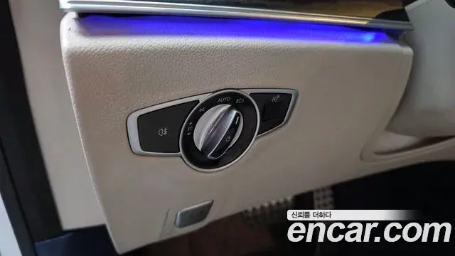 Mercedes-Benz E-Class 2020 — Фото 20/20