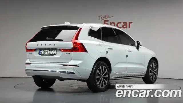 Volvo XC60 2023 — Фото 2/20
