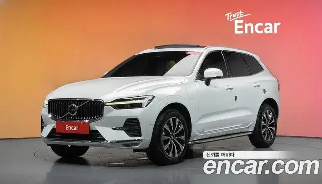Volvo XC60 2023 — Фото 1/20