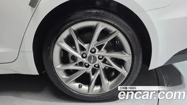 Genesis G70 2022 — ფოტო 13/34