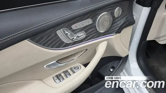 Mercedes-Benz E-Class 2021 — Фото 20/20