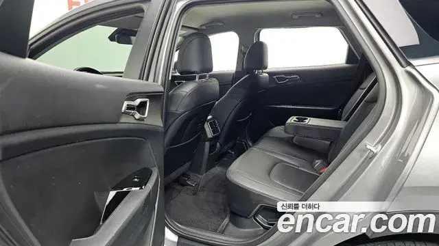 Kia Sportage 2023 — Фото 11/20