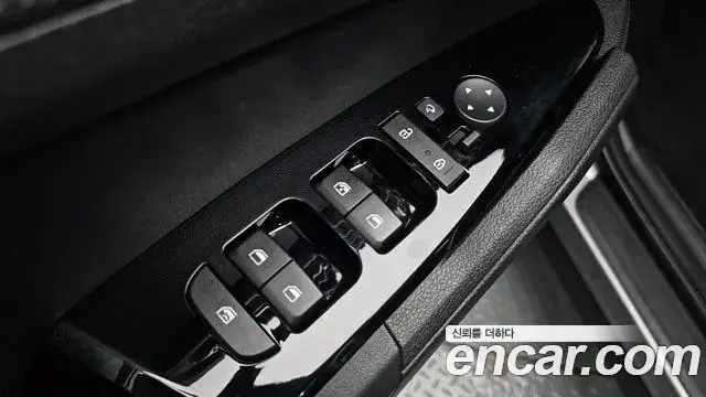 Kia Sportage 2023 — Фото 13/20