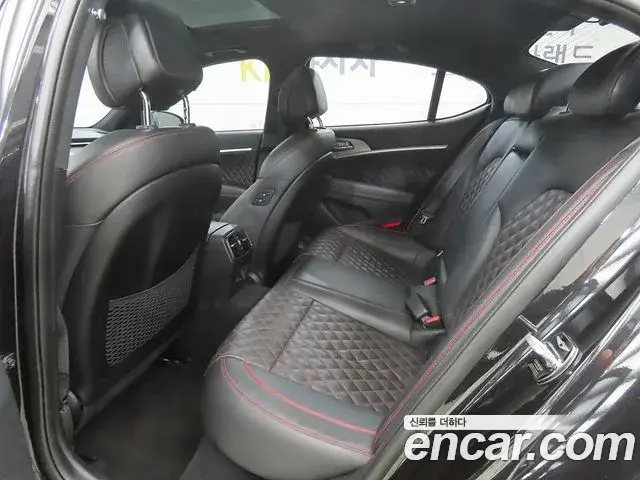 Genesis G70 2018 — ფოტო 16/20