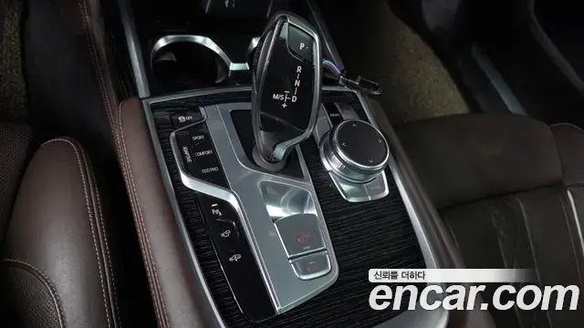 BMW 7 Series 2018 — Фото 9/20