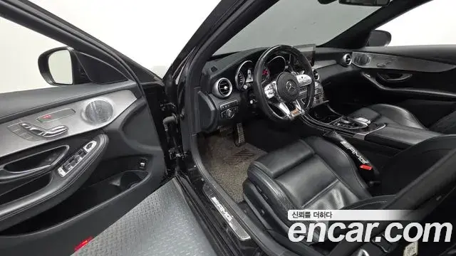 Mercedes-Benz C-Class 2018 — Photo 10/20