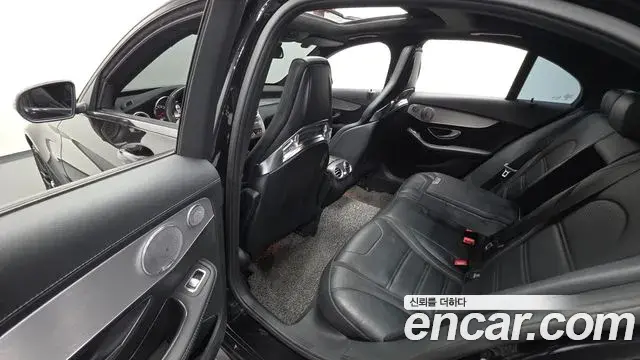 Mercedes-Benz C-Class 2018 — Photo 12/20