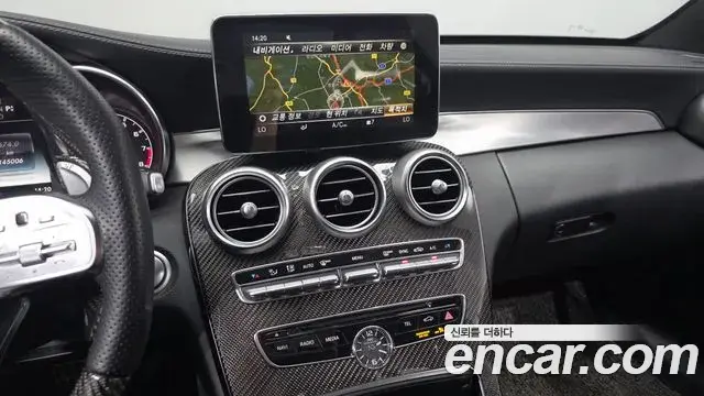 Mercedes-Benz C-Class 2018 — Photo 13/20