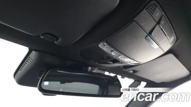 Mercedes-Benz C-Class 2018 — Photo 19/20